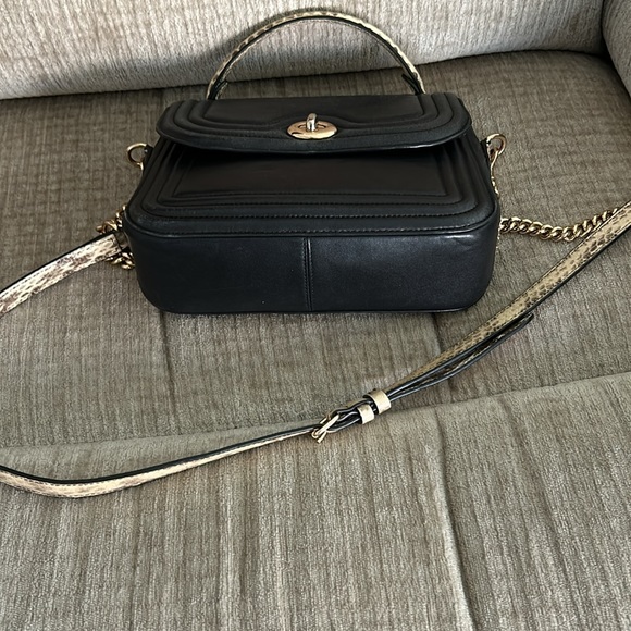 Coach , black, soft leather bag with Marley top and strap - Picture 15 of 15